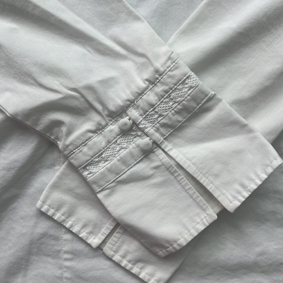 4/$50 RW&CO Fitted Crisp White Shirt/Blouse - Picture 3 of 6